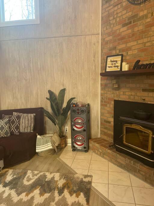 Modern Home Near Lake W Hottub, Game Room, Fireplace Albrightsville ภายนอก รูปภาพ